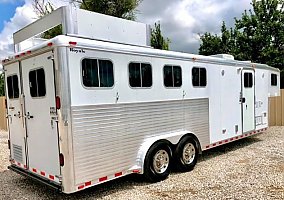 2002 Sooner Horse Trailer in Sturgis, South Dakota