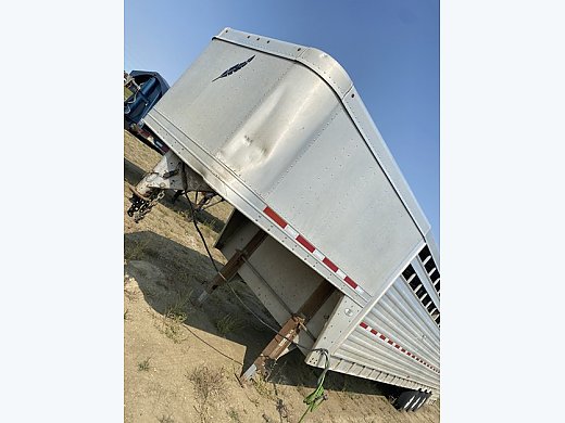 2013 Featherlite 8271