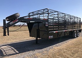 2022 WW Horse Trailer in Newcastle, Oklahoma