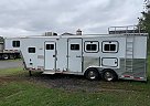 2001 Featherlite 2001 Featherlite Horse Trailer in Schuylkill Haven, Pennsylvania