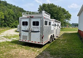 2004 Elite Horse Trailer in San Francisco, California