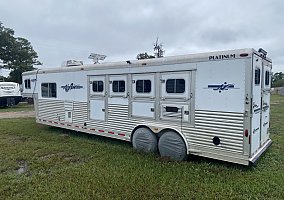 2005 Platinum 2005 Platinum Horse Trailer in Cypress, Texas
